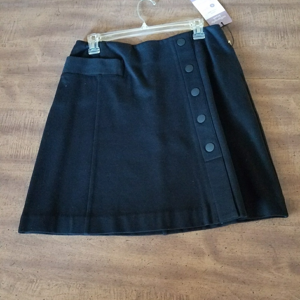Adorable Cabi skirt!